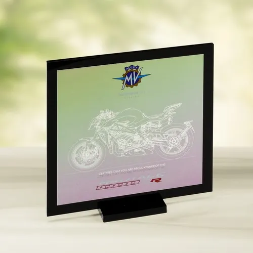 Trophées Multi-Matériaux Personnalisables par Sérigraphie