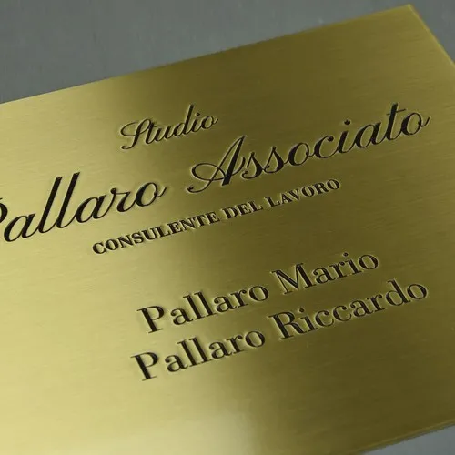 Plaques murales professionnelles personnalisées - Plexiglass & Métal