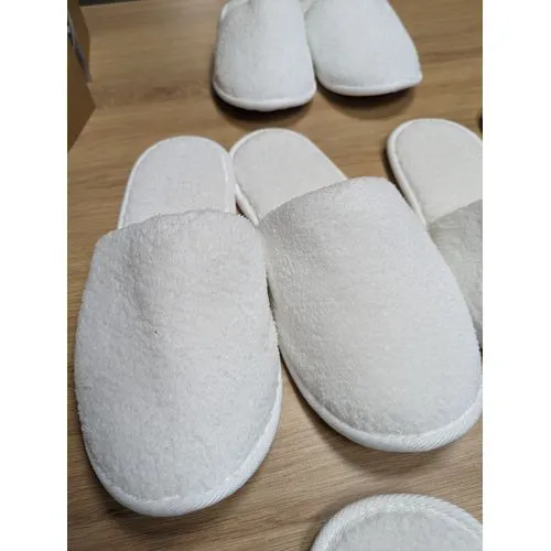 Mules Polaire Personnalisées avec Broderie Logo - Hôtel & Spa