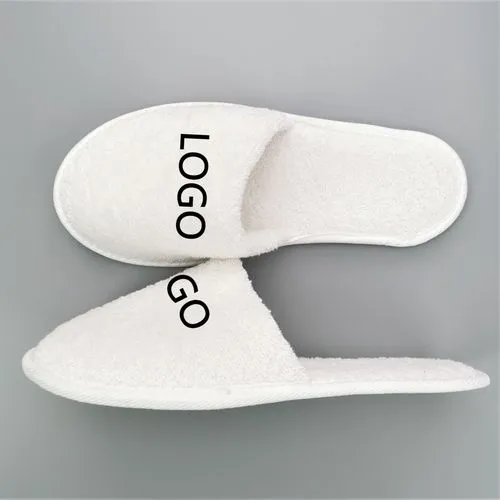 Mules Polaire Personnalisées avec Broderie Logo - Hôtel & Spa