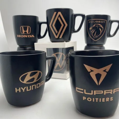 Mug Carré Noir Mat Personnalisable - Design Premium 180ml