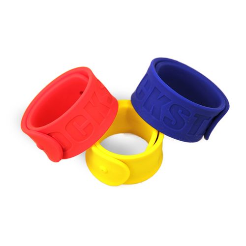 Bracelet Silicone avec Plaque Aluminium Personnalisable