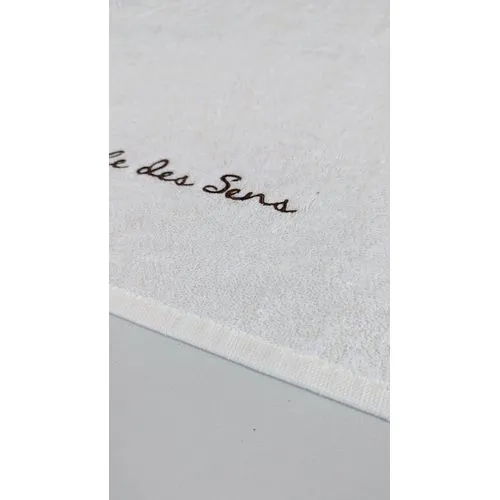 Drap de bain personnalisé avec broderie logo - Fabrication sur mesure