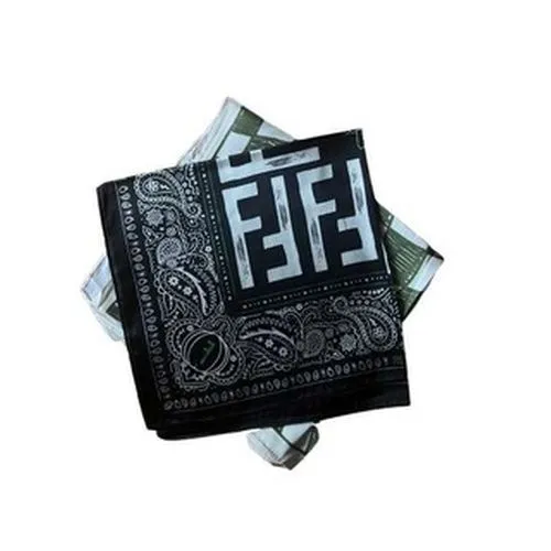 Foulard publicitaire personnalisé - Fabrication sur-mesure dès 5000 ex.