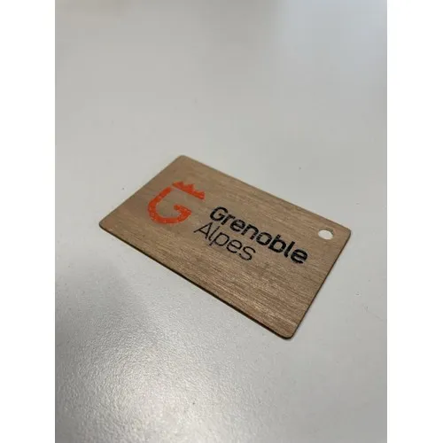 Carte de visite en bois gravée laser - Fabrication française solidaire
