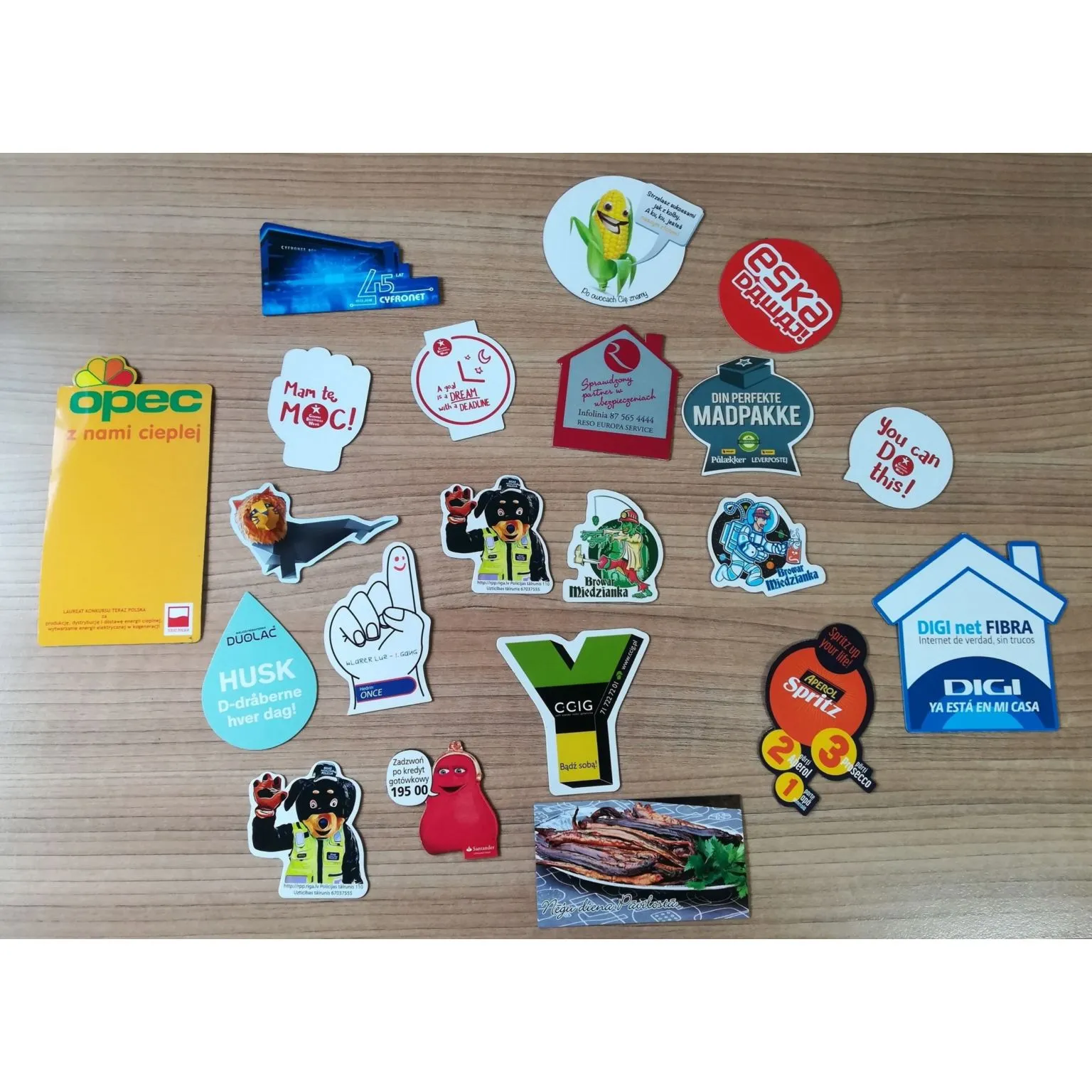 Magnets 2D Personnalisés - Toutes Formes et Finitions sur Mesure