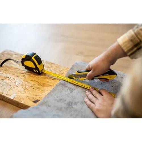 Cutter avec mécanisme de sécurité, lames de rechange incluses | Sutton