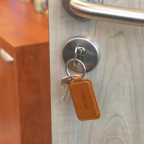 PORTE-CLE EN CUIR VERITABLE MARRON FONCE - MADE IN EUROPE