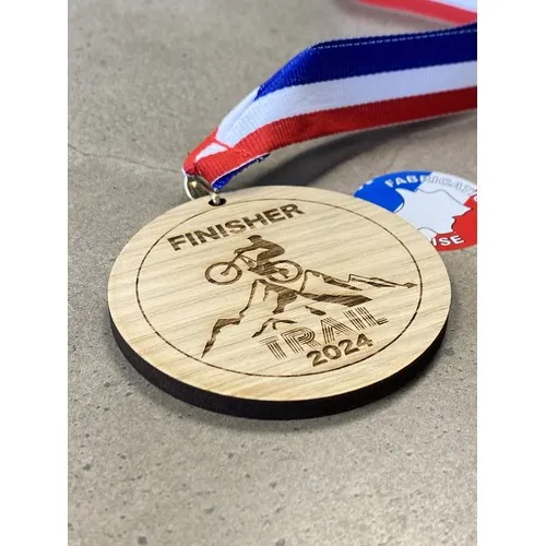 Médaille en Bois de Chêne Personnalisée - Fabrication Française