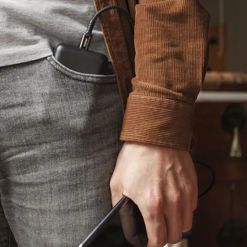 BATTERIE DE SECOURS ULTRA COMPACTE - 10 000 MAH NOIRE