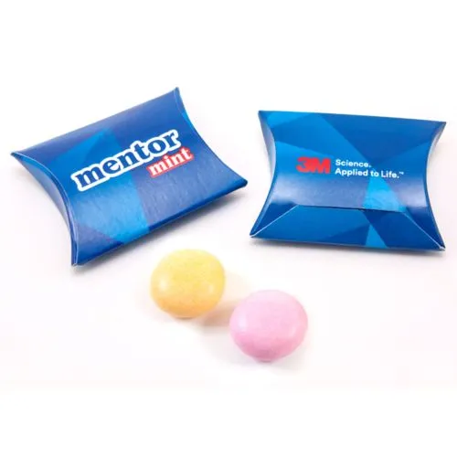 Mentos dans des caisses d'oreillers