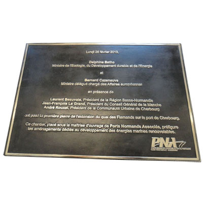 Plaque Commémorative Prestige Bois Massif avec Ornements Bronze