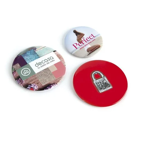 Badges Personnalisés en Tissu - Impression Quadri sur Polyester
