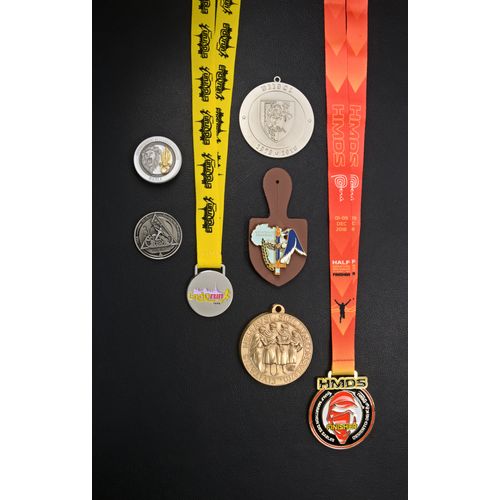 Médaille Personnalisée en Zamac - Presse-Papier Publicitaire sur Mesure