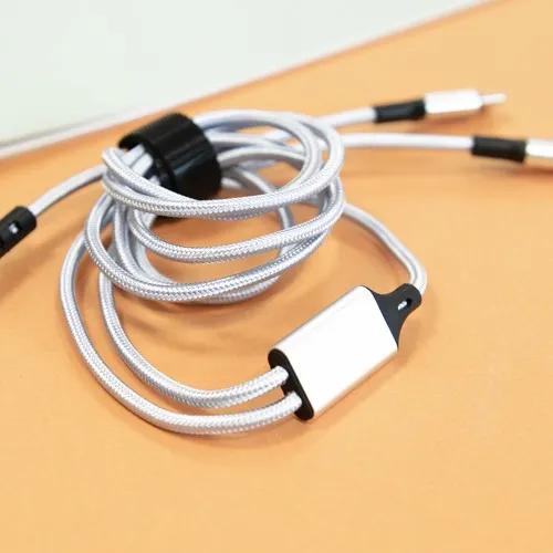 CÂBLE DE CHARGE 4 EN 1 20W EN MATÉRIAUX RECYCLÉS - SILVER