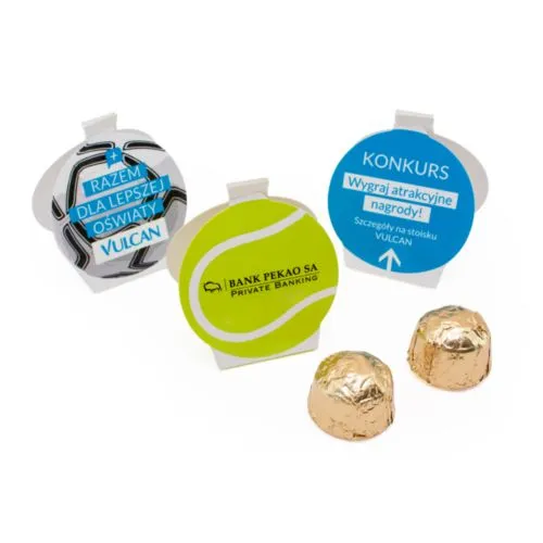 Chocolats dans des boîtes de football