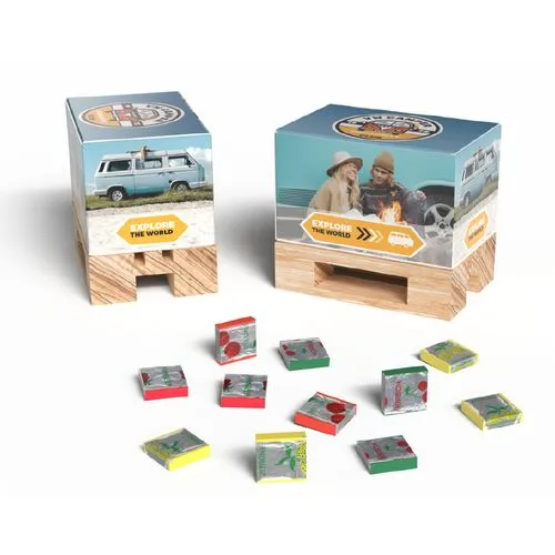 BONBONS FRUITES dans une boîte sur une mini palette