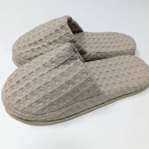 Chaussons Nid d'Abeille Brodés - Luxe & Confort Personnalisé