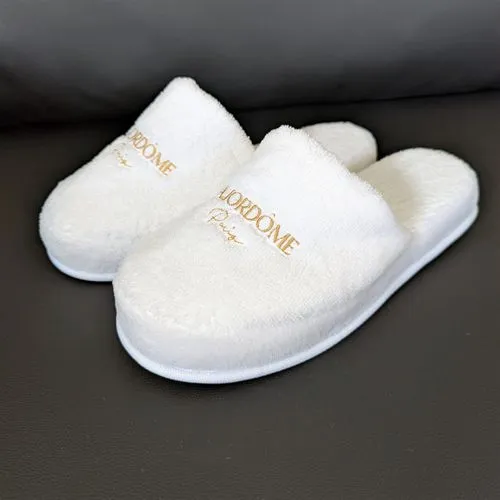 Chaussons de luxe en velours éponge avec broderie personnalisée