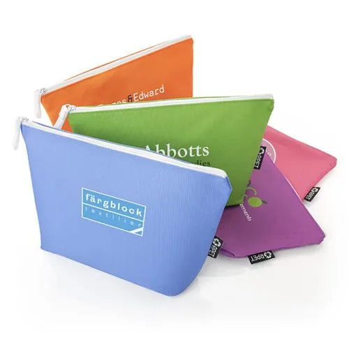 Trousse de toilette à partir de bouteilles recyclées