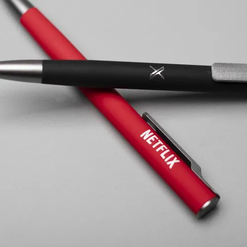 Stylo à bille en aluminium recyclé AIIE avec caoutchouc bleu