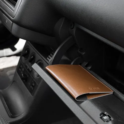 PORTE-PASSEPORT / CARTE GRISE / ASSURANCE EN SIMILI-CUIR LISSE MARRON - MADE IN EUROPE