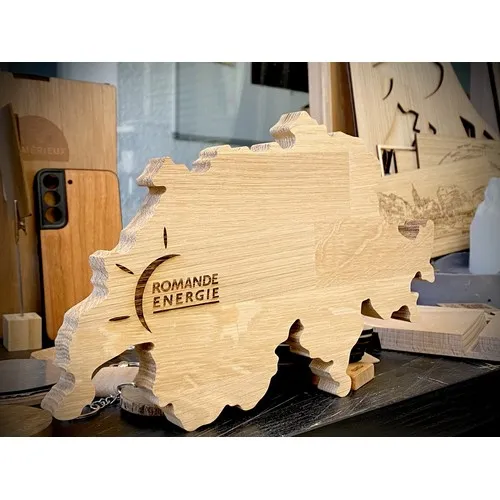 Planche à découper forme Suisse en hêtre - Made in France