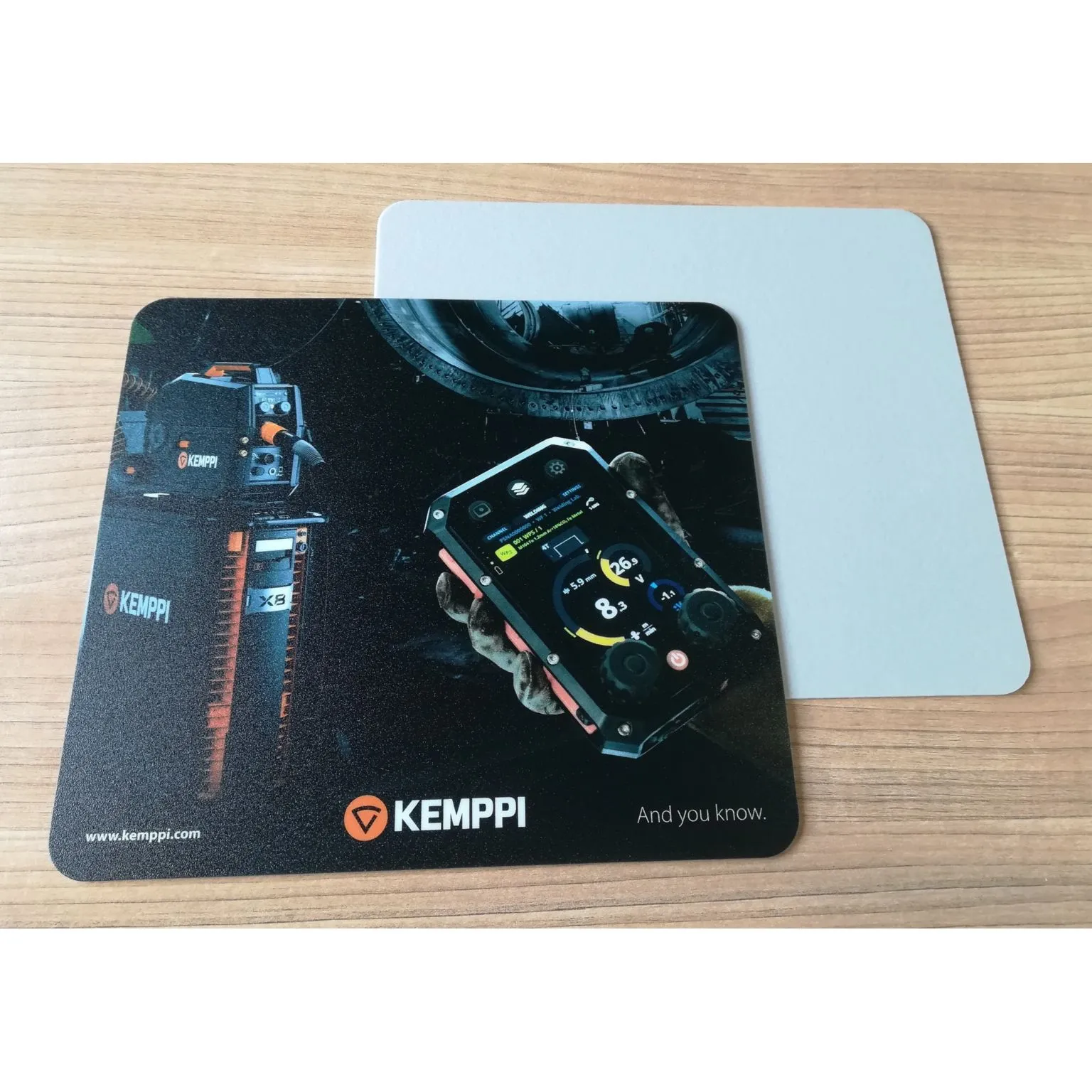 Tapis de souris personnalisable - Collé et découpé sur mesure