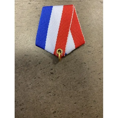Badge broche bois français personnalisable - Fabrication solidaire