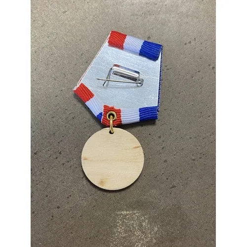 Badge broche bois français personnalisable - Fabrication solidaire