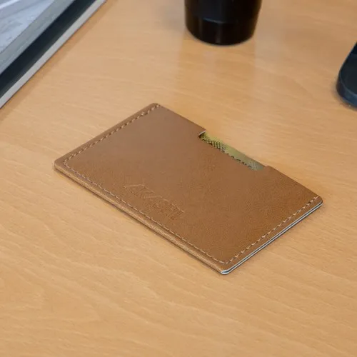 PORTE CARTE SIMPLE EN SIMILI-CUIR LISSE MARRON - MADE IN EUROPE