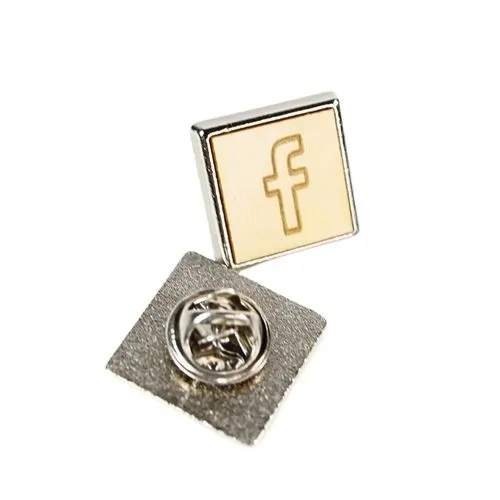 Pin's Carré Bois - France - Gris Argent