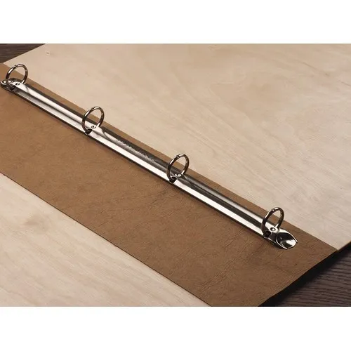 Classeur documentaire en bois de bouleau avec anneaux personnalisable