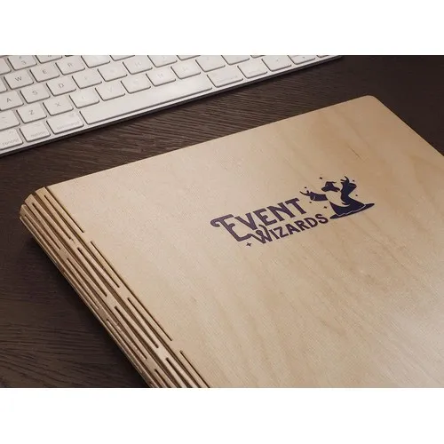 Classeur documentaire en bois de bouleau avec anneaux personnalisable