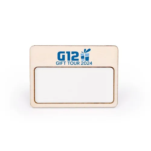 Badge nominatif imprimé avec étiquettes vierges