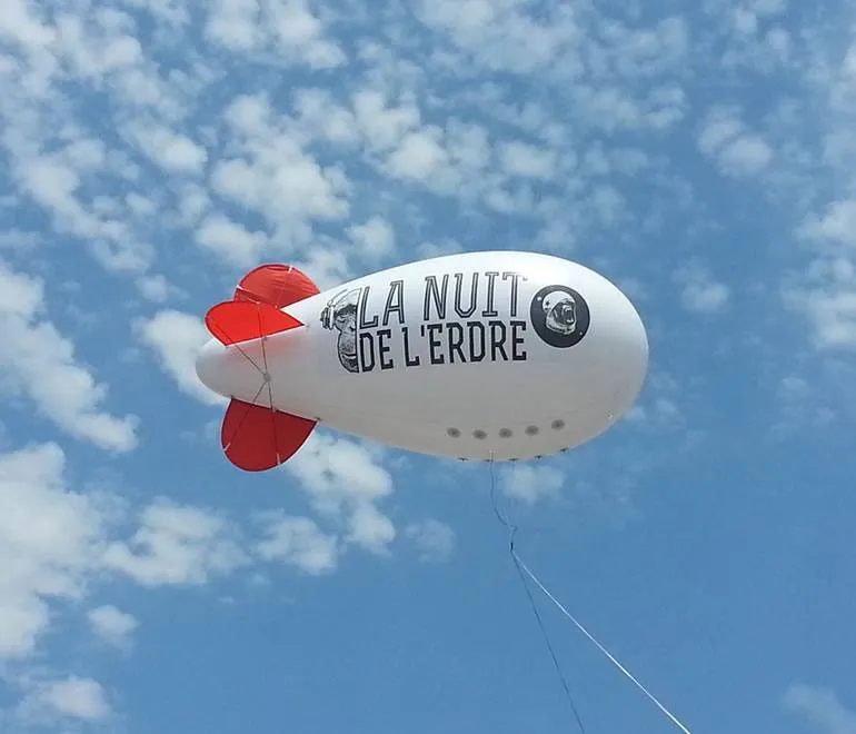 Zeppelin publicitaire gonflable sur mesure à l'hélium