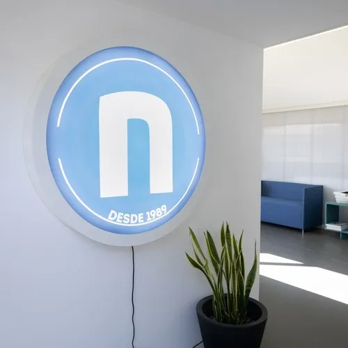 BOÎTE LUMINEUSE 100X100CM PERSONNALISABLE