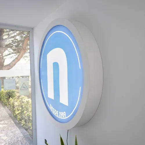 BOÎTE LUMINEUSE 100X100CM PERSONNALISABLE