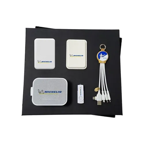 Coffret Cadeau Premium Nouveau Job - 5 Accessoires Tech Personnalisables