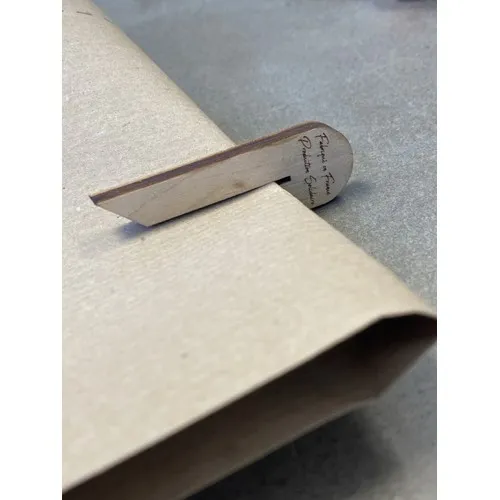 Pince à sachet en peuplier personnalisable - Fabrication française