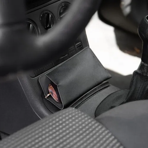 ETUI LUNETTES EN SIMILI-CUIR NOIR GRAINE- MADE IN EUROPE