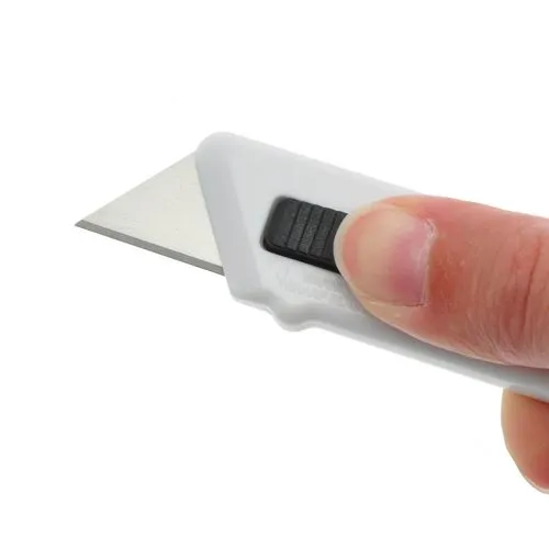 CUTTER LAME RETRACTABLE 18 MM