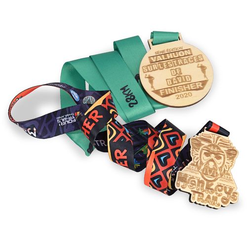 Médaille en Bois Personnalisée sur Mesure - Gravure Laser