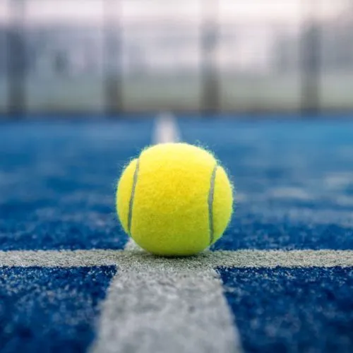 Balle de Padel Personnalisée - Objet Publicitaire Sportif sur Mesure