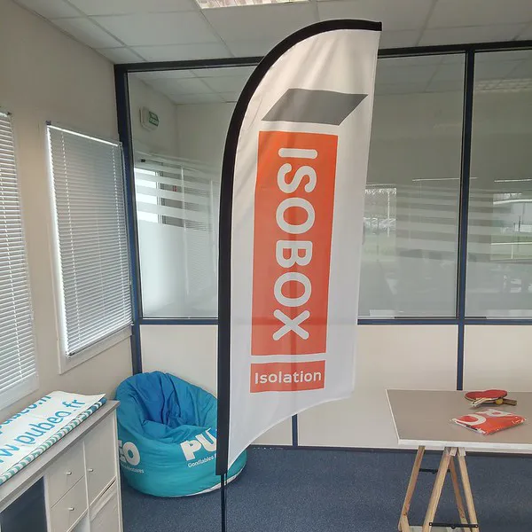 Achat de drapeaux et oriflammes publicitaires.