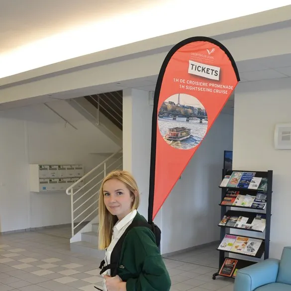 Drapeau publicitaire portable avec sac à dos