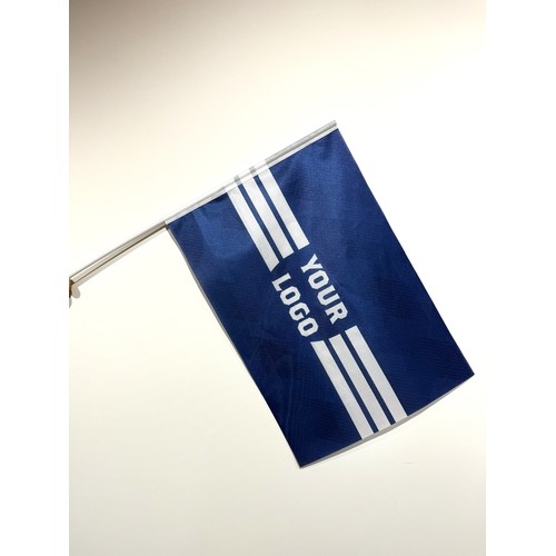 Drapeaux personnalisés avec hampe - Impression sur mesure pour entreprises