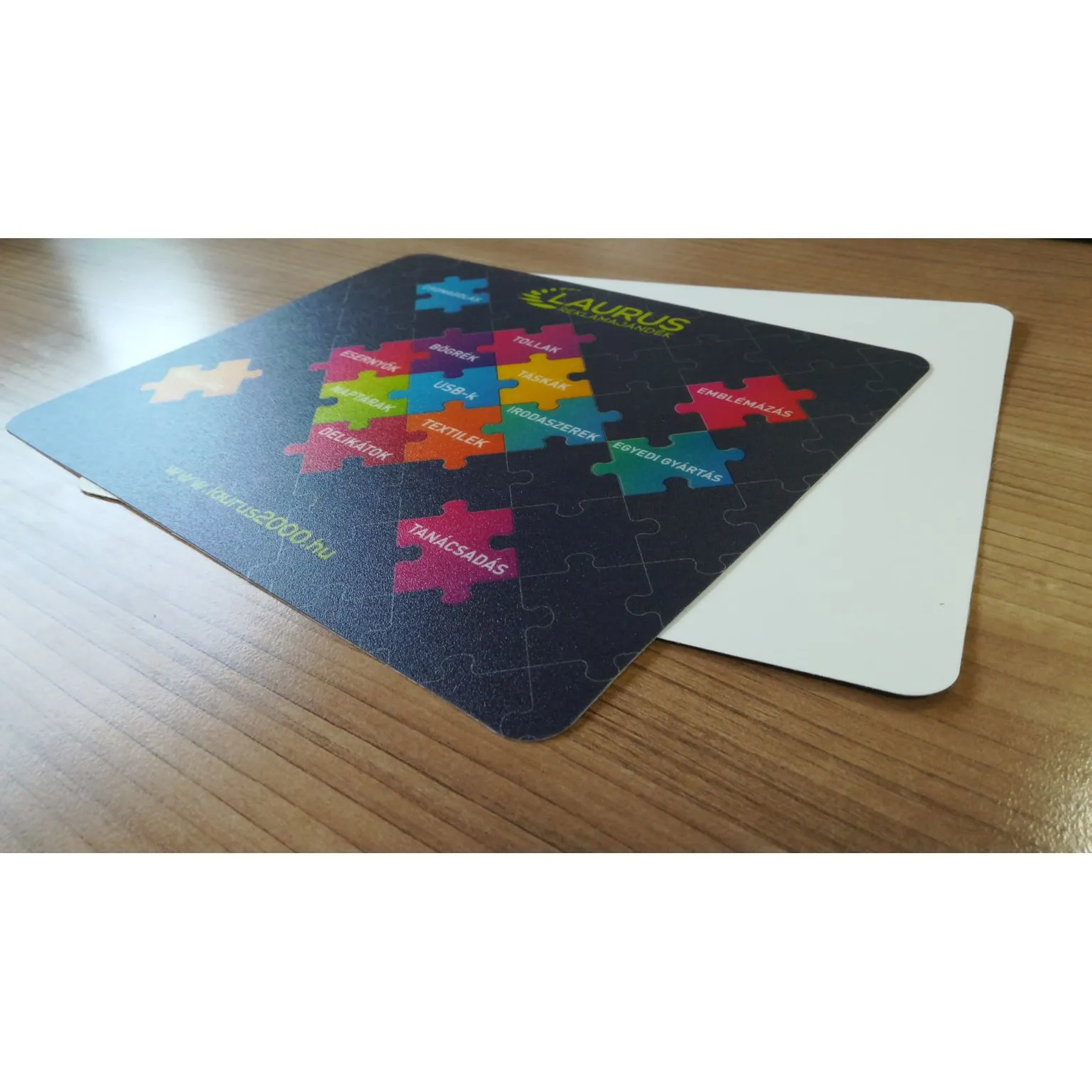 Tapis de souris ultra-fin adhésif repositionnable - Format personnalisable