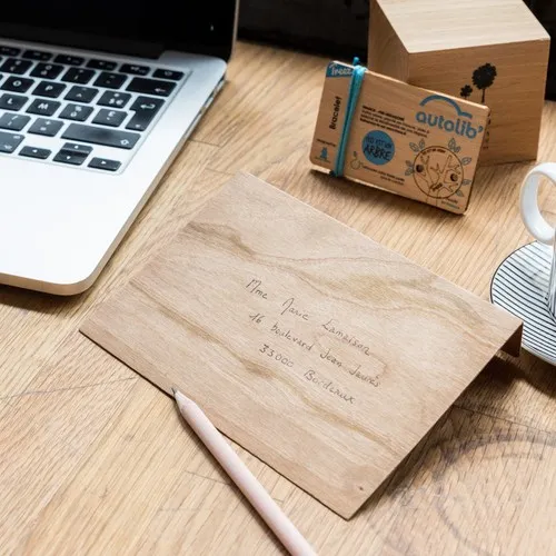 Enveloppe en bois retangulaire vierge