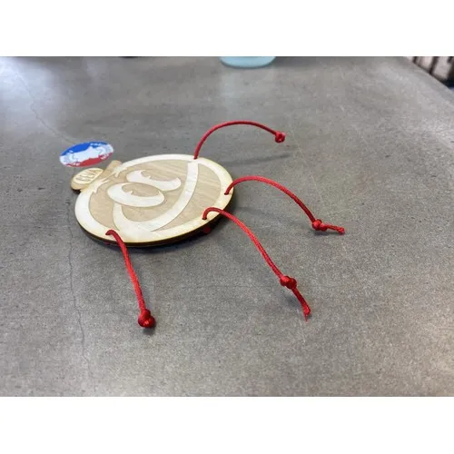 Badge bois personnalisé sur mesure - Fabrication française solidaire